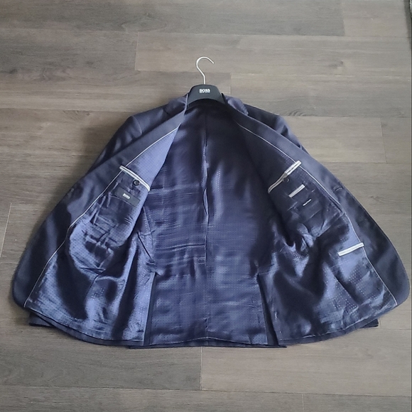 ๐ HOST PICK ๐ Hugo Boss Men's Single-breasted Wool Blazer - Picture 9 of 16